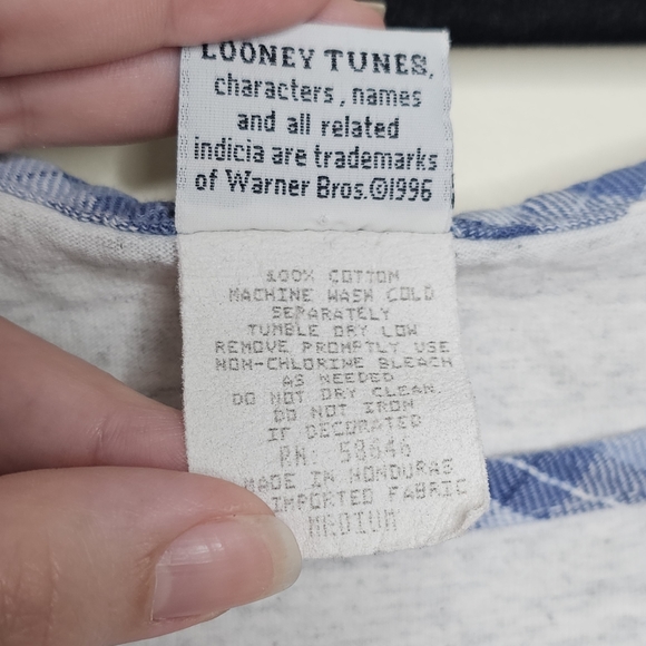 Vintage Looney Toons Tweety Bird cropped T-shirt sized M - Picture 4 of 10